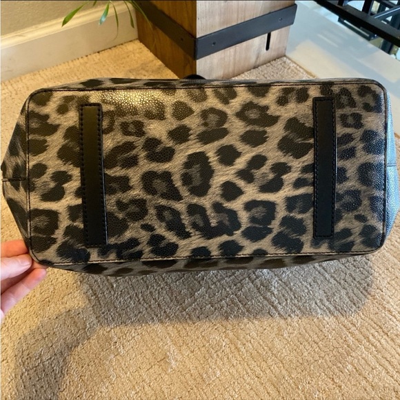 ❗️SOLD❗️🎉HP🎉 Kate Spade Tote Bag - Picture 4 of 11